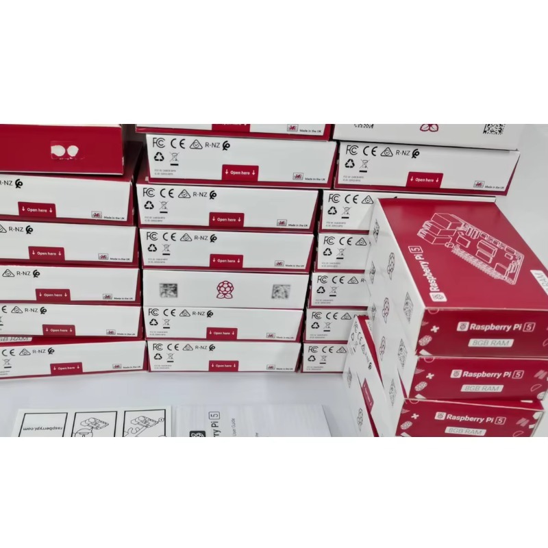 Raspberry Pi 5 con 16GB di Mem - Raspberry Pi 5 8Gb Kit recensione e prezzo